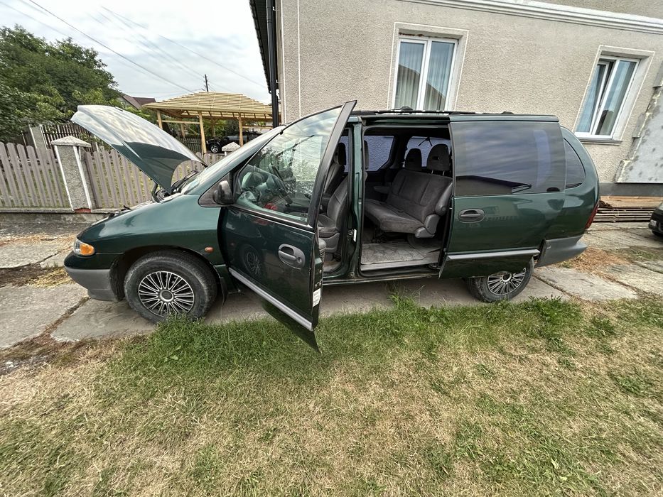 Крайслер вояджер гранд