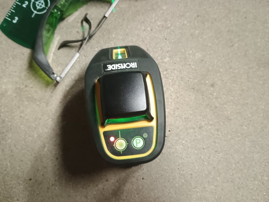 Laser samopoziomujacy Ironside zielony niwelator poziomica