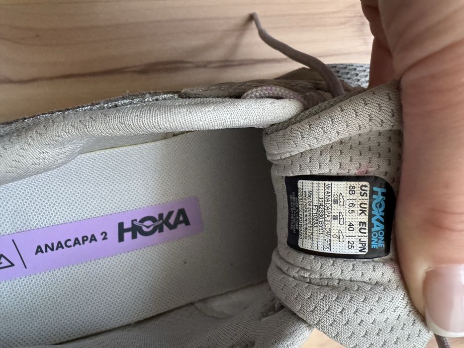 Жіночі кросівки Hoka