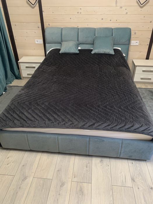 Продається двохспальне ліжко