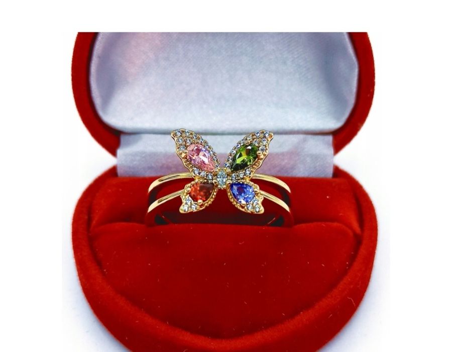 Pierscionek damski 18