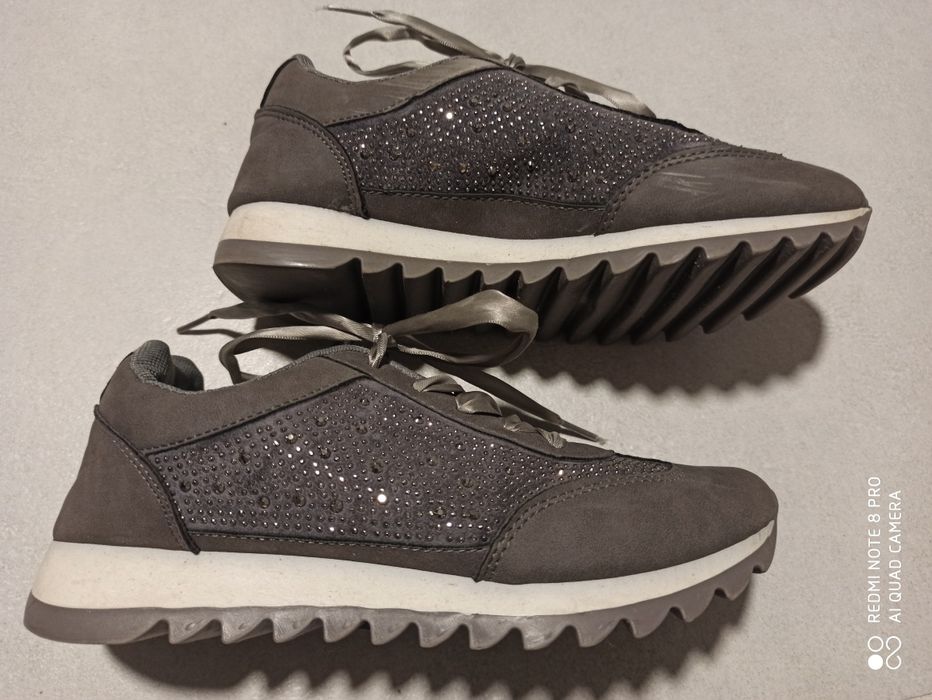 Buty sportowe 37 ze wstążkami i dżetami