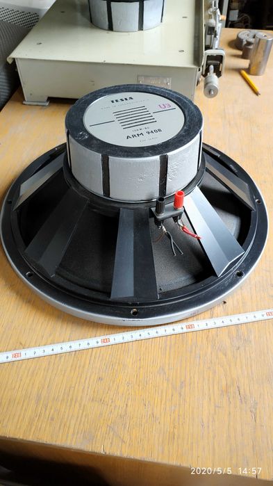 Динамики мощные TESLA 150 Вт-300 Вт 8 ом\вес 9.5кг \диаметр почти 40см