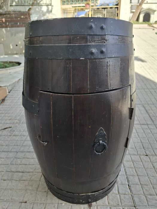 Bar em forma de barril