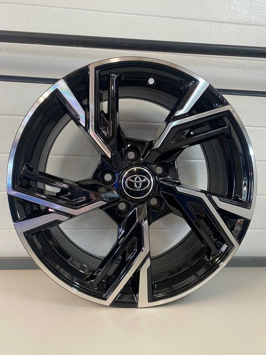 Alufelgi 17 5x114,3 Toyota Auris Avensis C-HR Corolla Cross Camry RAV4