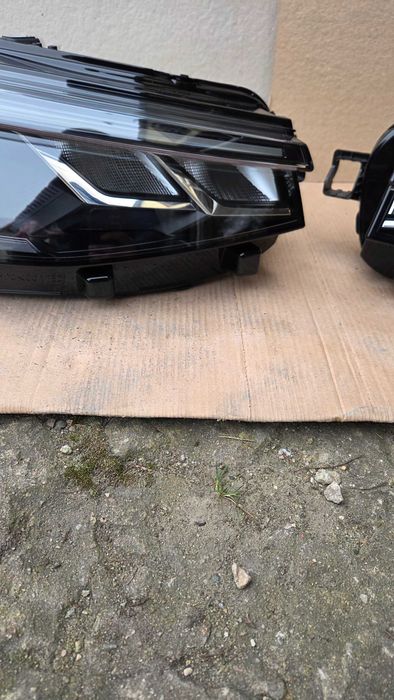 VW Passat B9 lampa przód przednia xenon full led komplet eu l+p