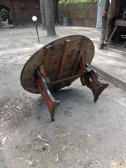 Продам круглый деревянный стол