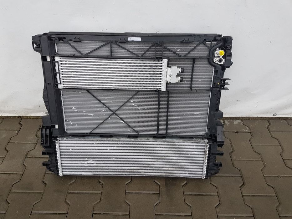 Vito W447 V-class радіатор кондиціонера інтеркуйлер Вито 447 дифузор