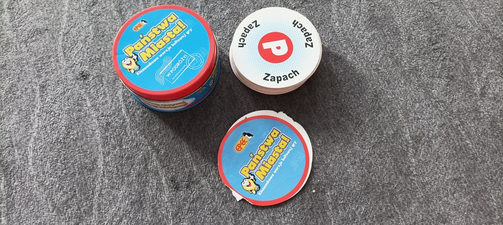 Gry podróżne kółko i krzyżyk oraz Państwa -miasta