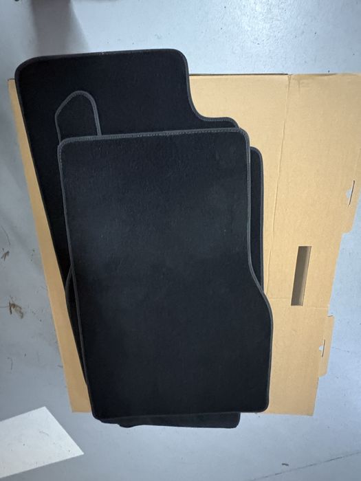 Tapetes interiores Tesla Model Y 2026