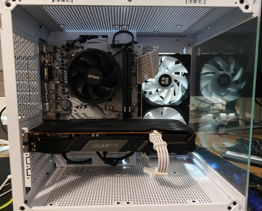 Monitor i Komputer stacjonarny PC- Ryzen 3 4100, Machinist B450, DDR4