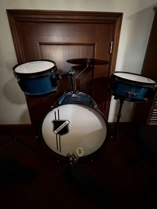 Bateria infantil (instrumento)