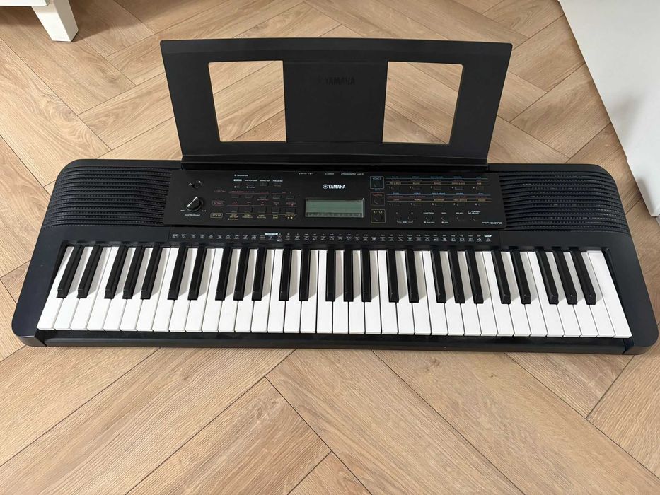 Yamaha PSR-E273 – keyboard 61 klawiszy, bardzo dobry stan
