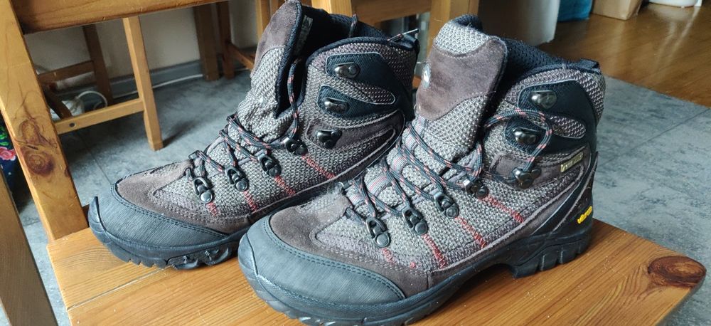 Buty zimowe trekkingowe Malinowym Aquamax vibram