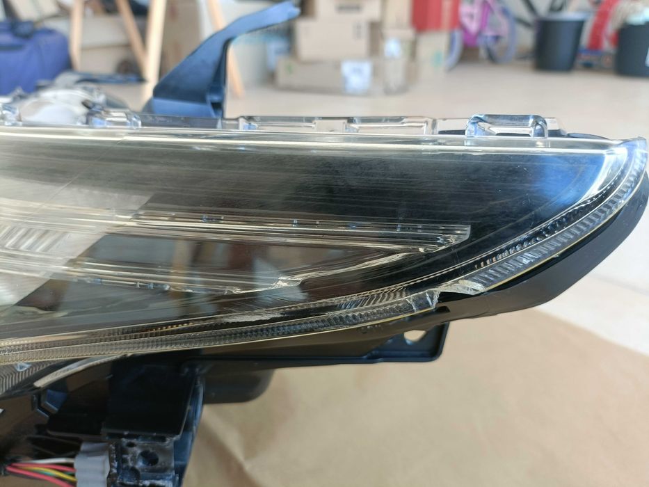 Óptica (esquerda) Toyota Auris 2017(_E18_)