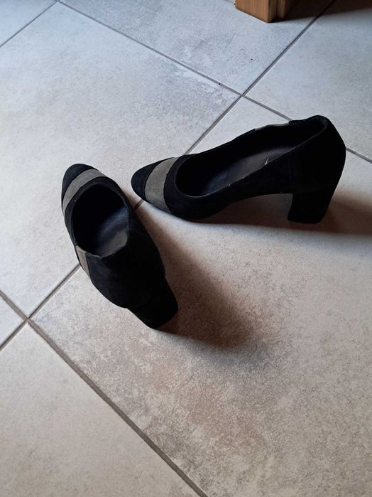 Sapatos salto alto de senhora