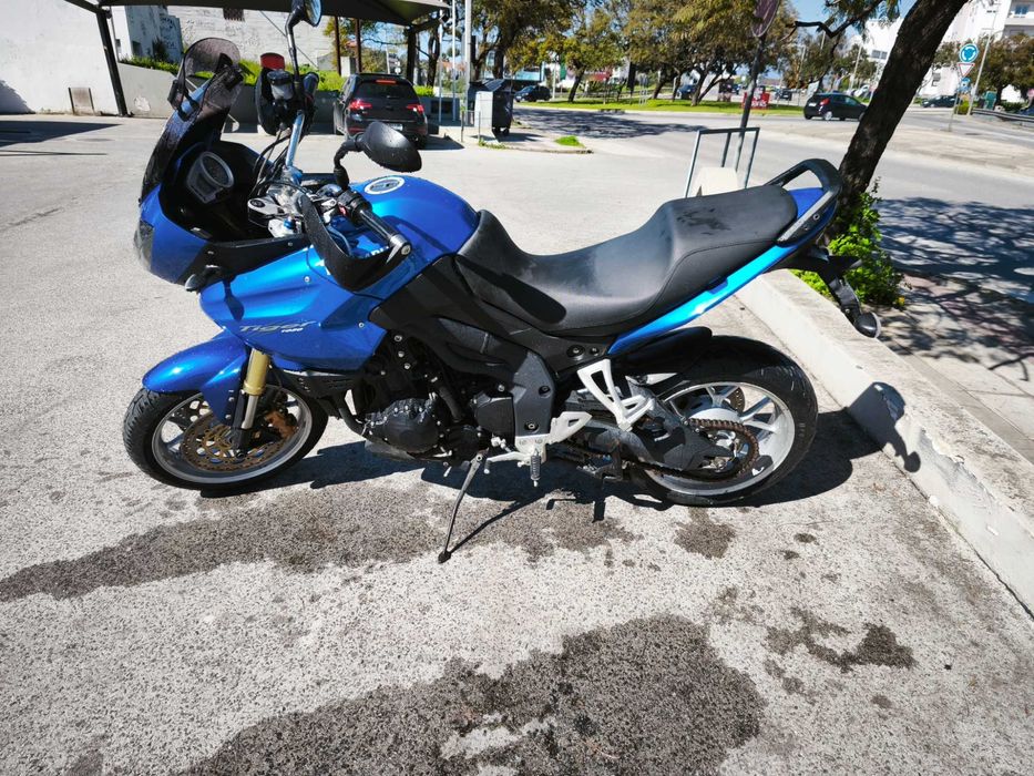 Triumph tiger 1050