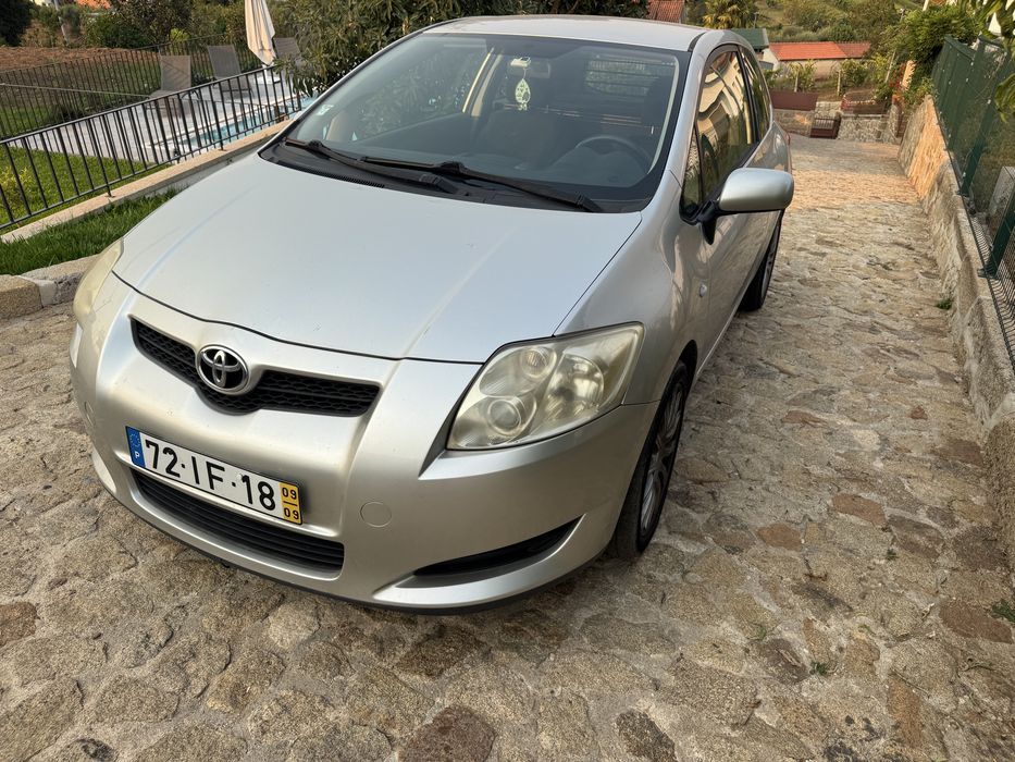 Toyota Auris 1.4 D-4D 90cv | 2009 | 221.000 km | Comercial