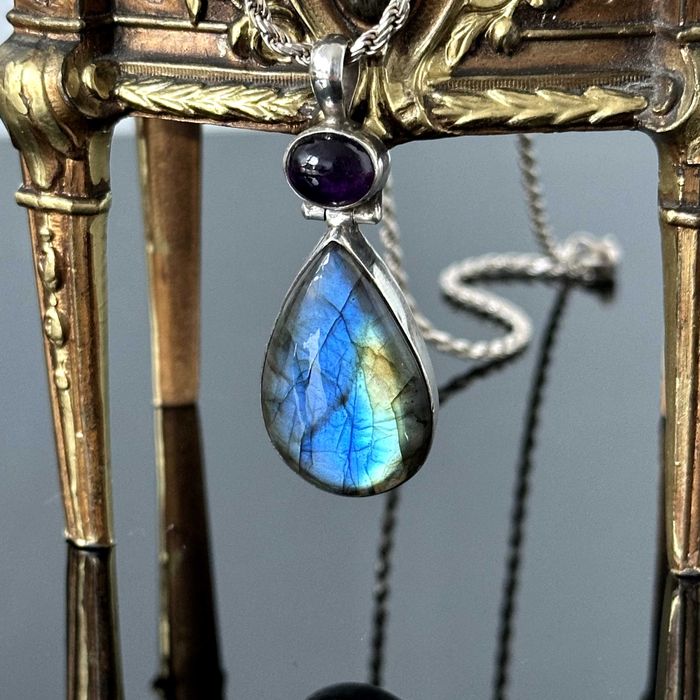 Srebrny naszyjnik z Labradorytem "Świątynia Gwiazd" i kwarcem