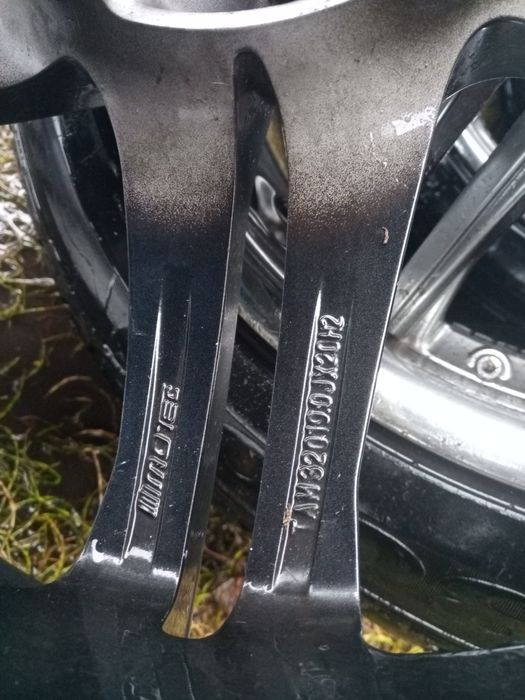 Колеса. Ризина з дисками 245/45 ZR 20