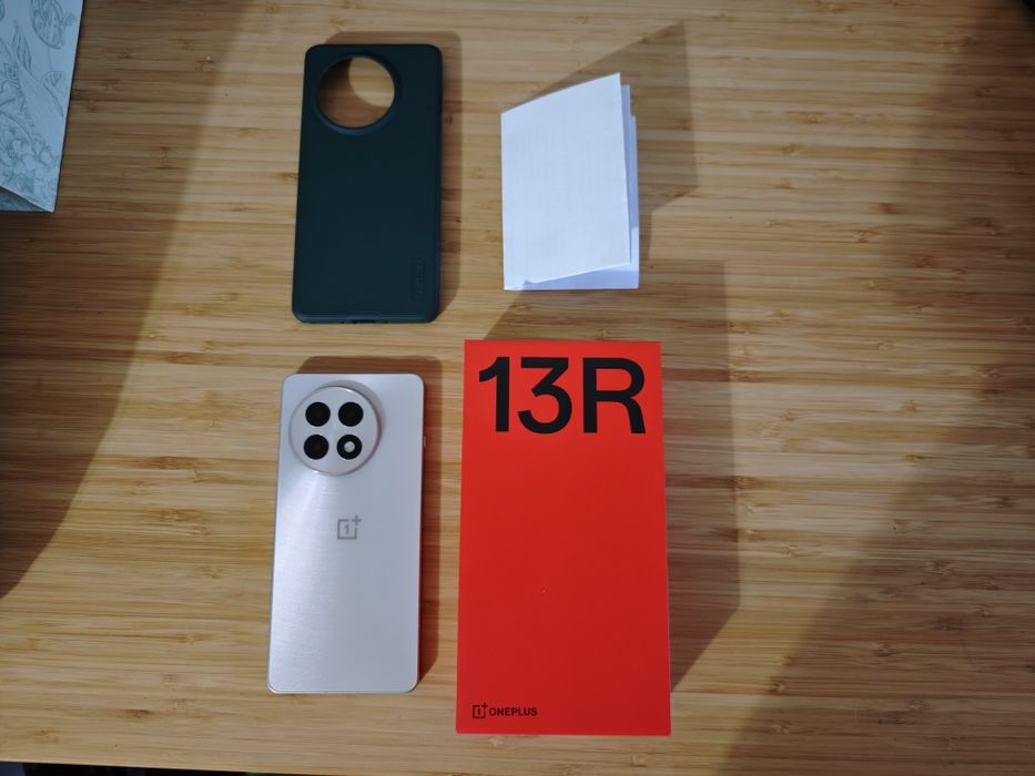 Troco/Vendo Oneplus 13R 256gb com fatura e garantia!