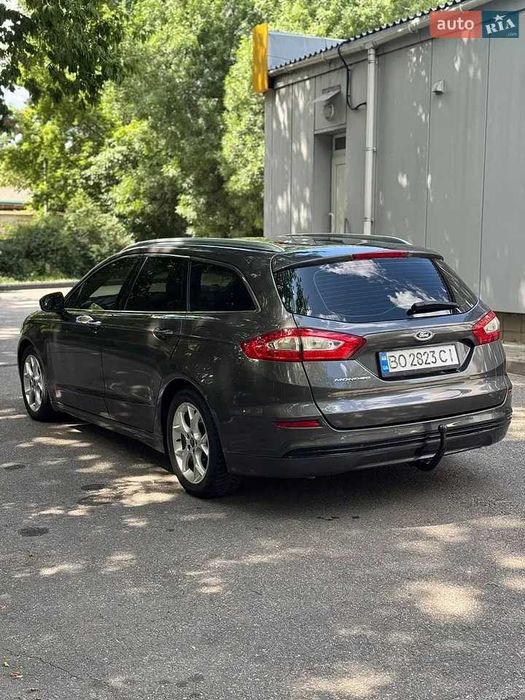 FORD MONDEO 2015 року