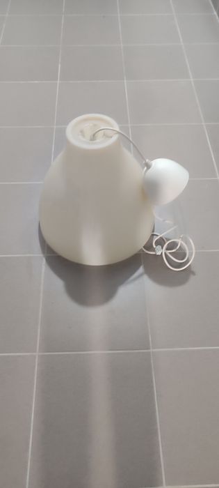 Lampa bez żarówki