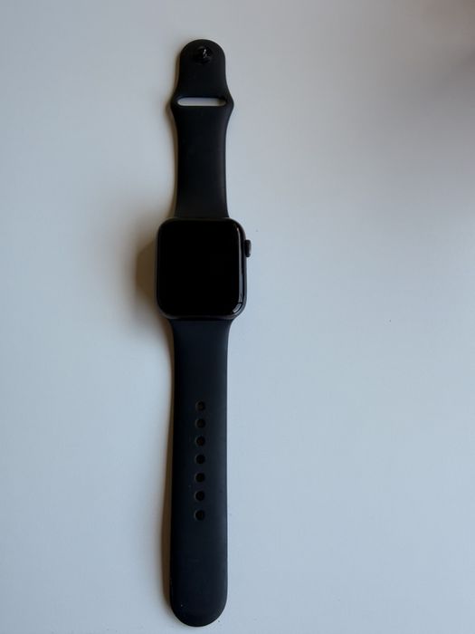 Apple watch SE de 2021 em bom estado geral.