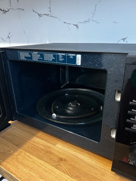 Kuchenka mikrofalowa Samsung MG23K3515CK Grill - idealny stan