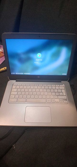 3 Computadores HP a trabalhar para pecas