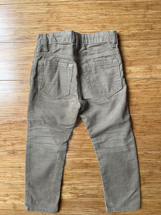 Spodnie chłopięce r. 110