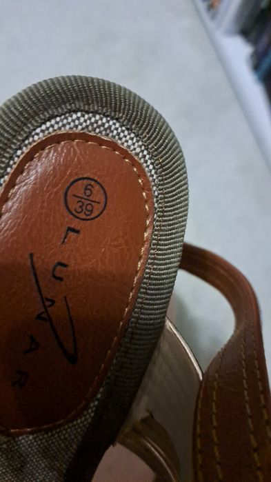 Sandały na koturnie, nowe Lunar