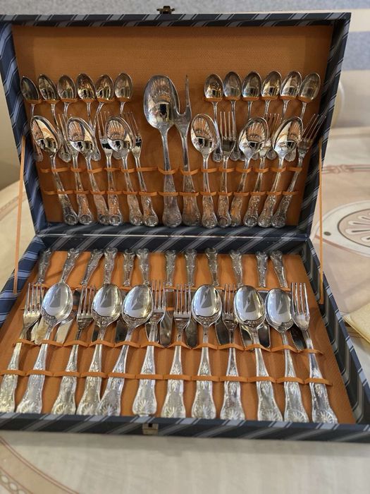 Вінтажні  столові  прибори посрібнені