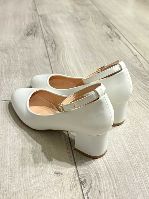 Туфлі жіночі білі