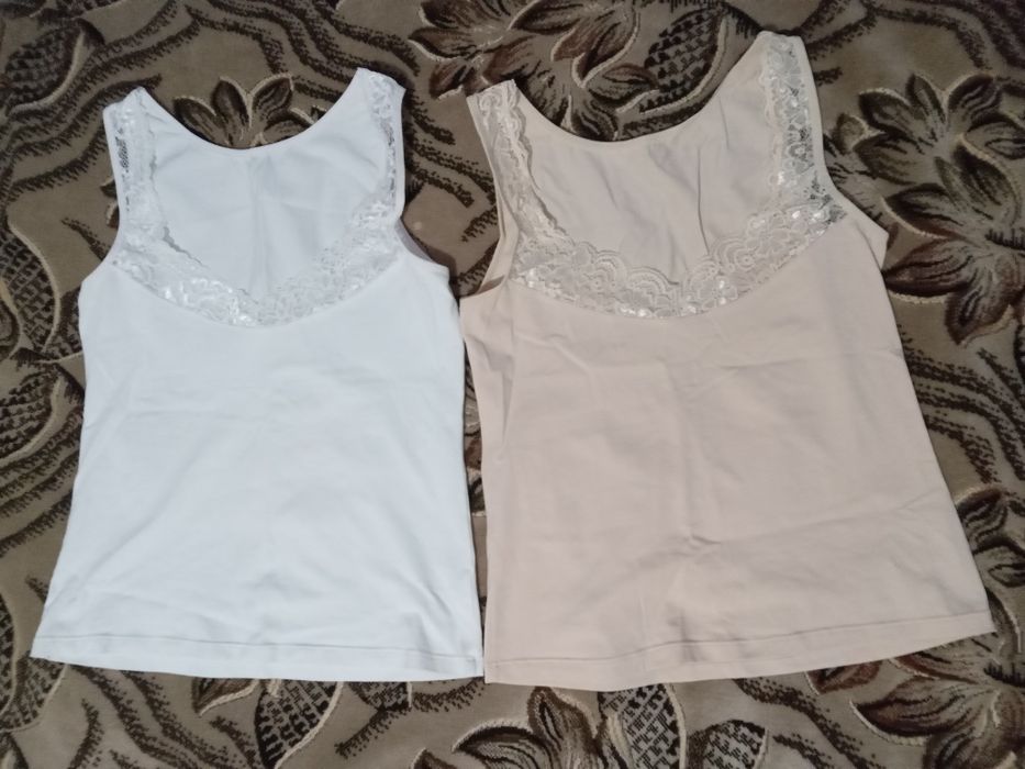 Дві бавовняні майки