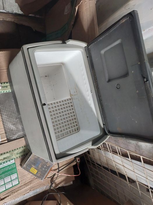 Холодильник морозильник  12.24.220в