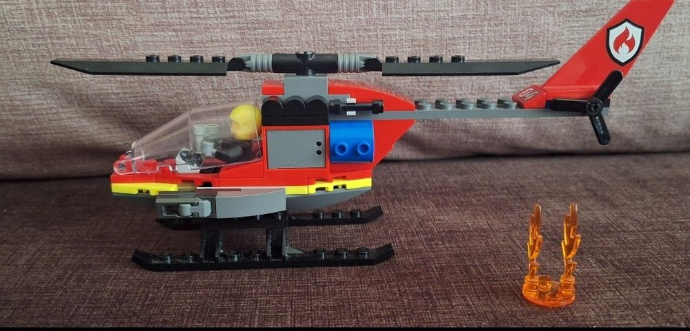 Lego City 60411 - Helicóptero de Resgate Set Incompleto
