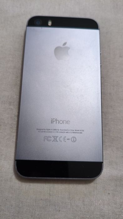 3  Iphones 5S SE 3GS