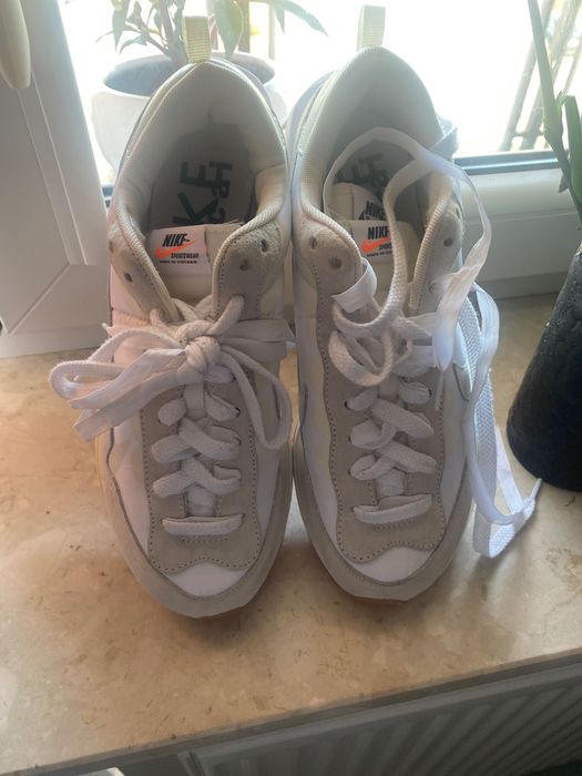 Buty Nike białe z dwoma rodzajami sznurowek