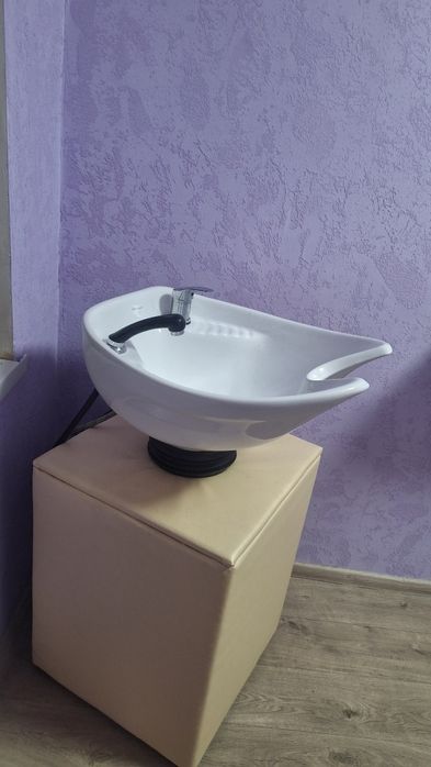 Мийка для голови нова незнадобилася