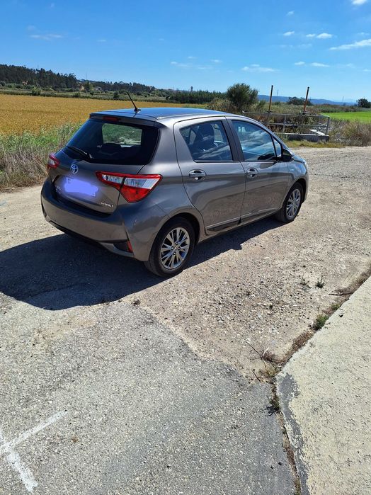 Toyota Yaris Hybrid — photo 3