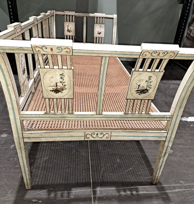 Sofá em palhinha antigo