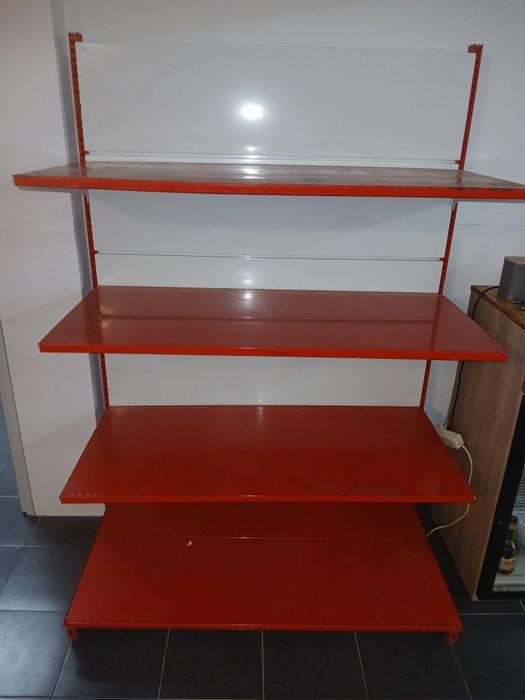 Estantes para mini mercado.
