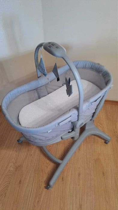 Conjunto ChiccoBabyHug 5 em 1 Pro (bom estado+acessórios:mesa+colchão)