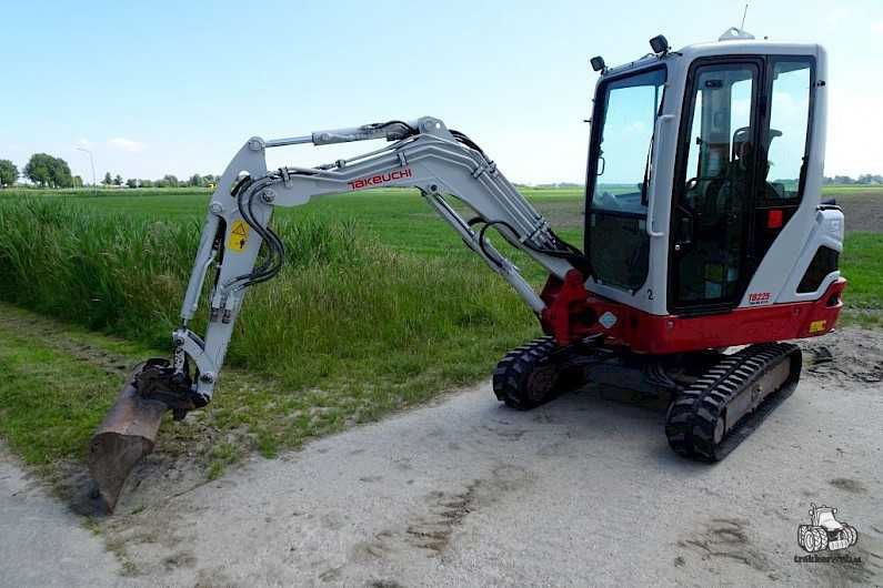 Usługi minikoparką koparka 2.5t