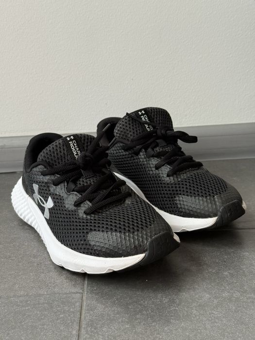 Жіночі кросівки Under Armour Charged Rogue 3, 38 розмір