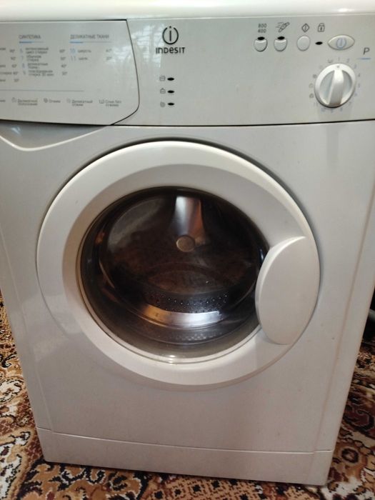 Стиральная машина  indesit wiun80