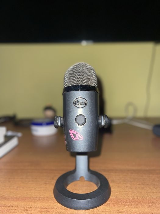 Микрофон Blue Yeti Nano Logitech