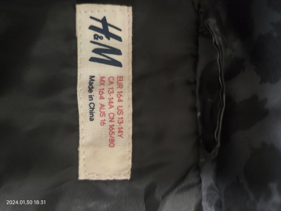 Kamizelka z odpinanym kapturem