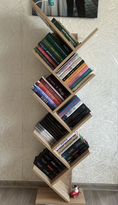 Стелаж для книг.